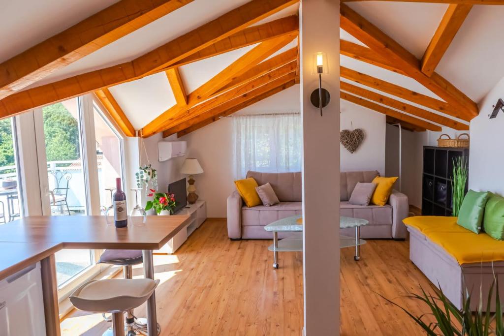 Część wypoczynkowa w obiekcie Comfortable apartment near Opatija