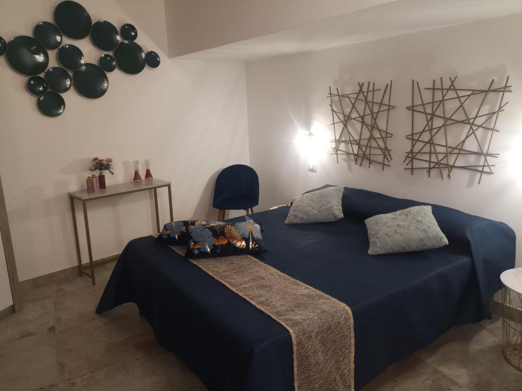 Postel nebo postele na pokoji v ubytování La Perla della Cattedrale luxury home