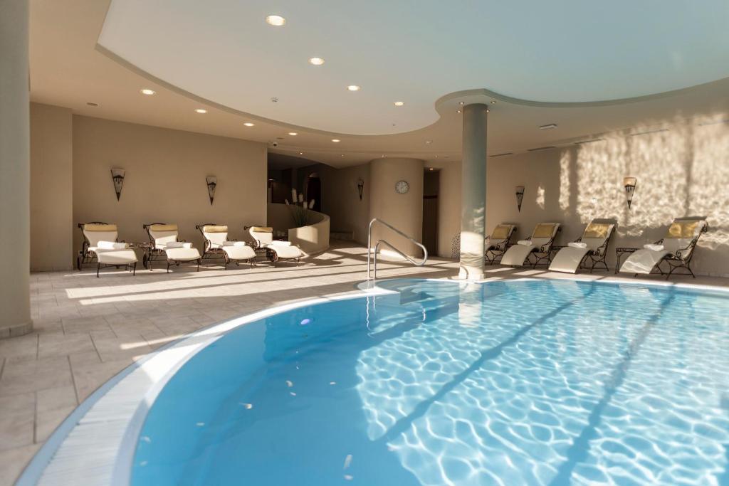 Bazén v ubytování Hotel Baumwirt nebo v jeho okolí