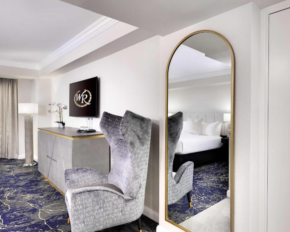 Westgate Las Vegas Resort and Casino - Premier King Room