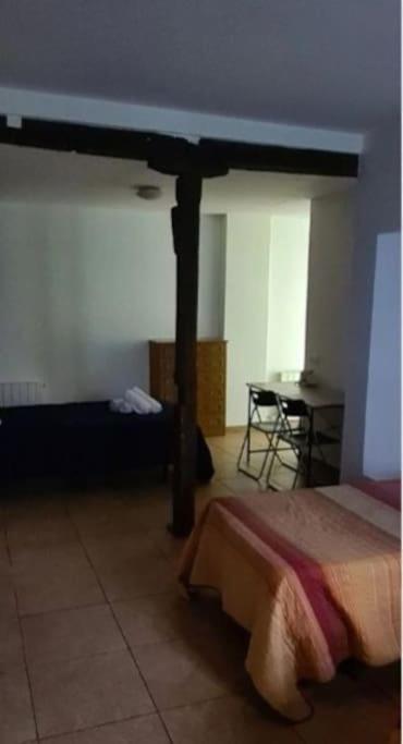 Corrala de San Antón. Sencillo apartamento en pleno centro - Two-Bedroom Apartment
