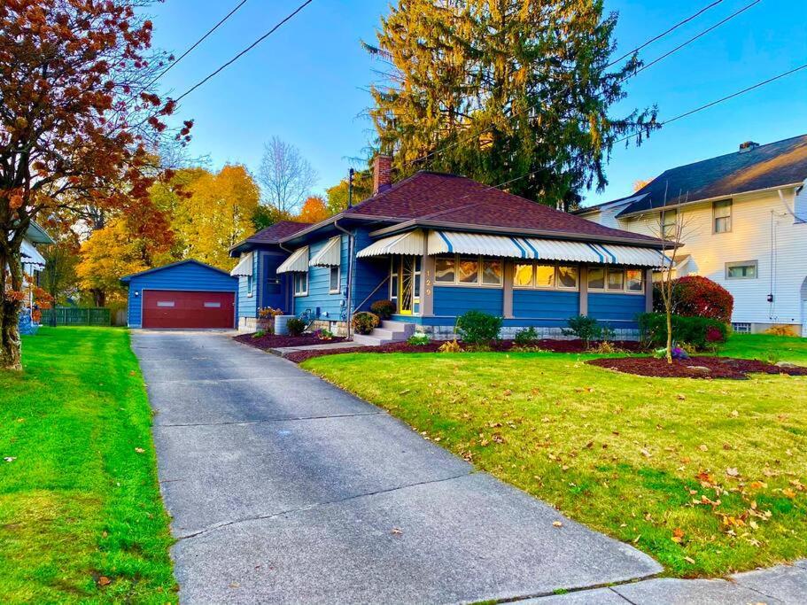 The Hollywood House - Housity