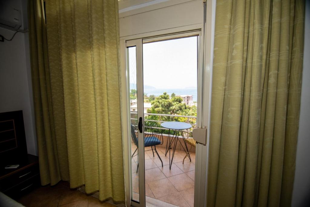 Villa Amantia Vlore- Sea View Apartments - Image 3