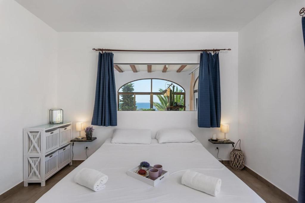 Postel nebo postele na pokoji v ubytování Villa Jaconne - PlusHolidays