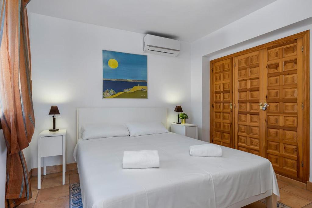 Postel nebo postele na pokoji v ubytování Villa Jaconne - PlusHolidays