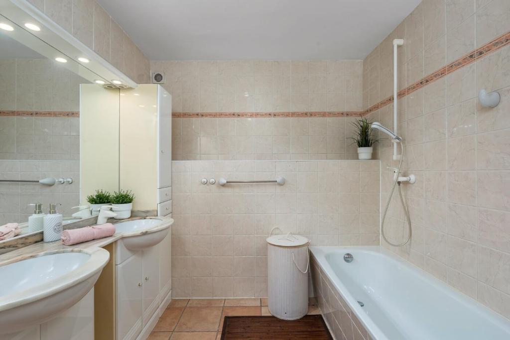 Koupelna v ubytování Villa Jaconne - PlusHolidays