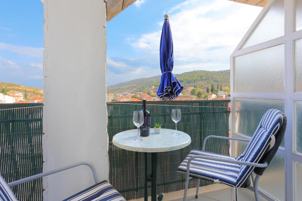 Balkón alebo terasa v ubytovaní Apartments and rooms with parking space Marina, Trogir - 5953