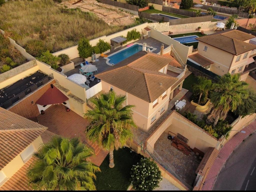 Bazén v ubytovaní Willa con piscina alebo v jeho blízkosti