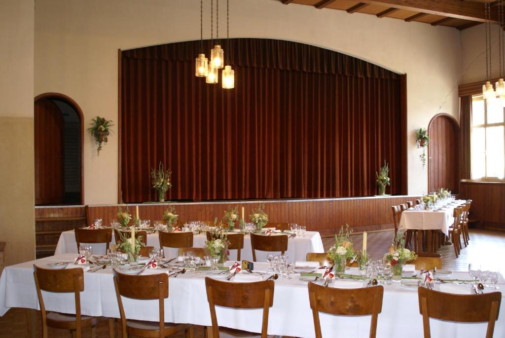 Restaurace v ubytování Gasthof Löwen