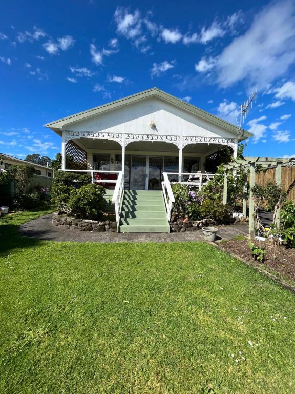 Zahrada ubytování Tamaterau Seaview House in Whangarei