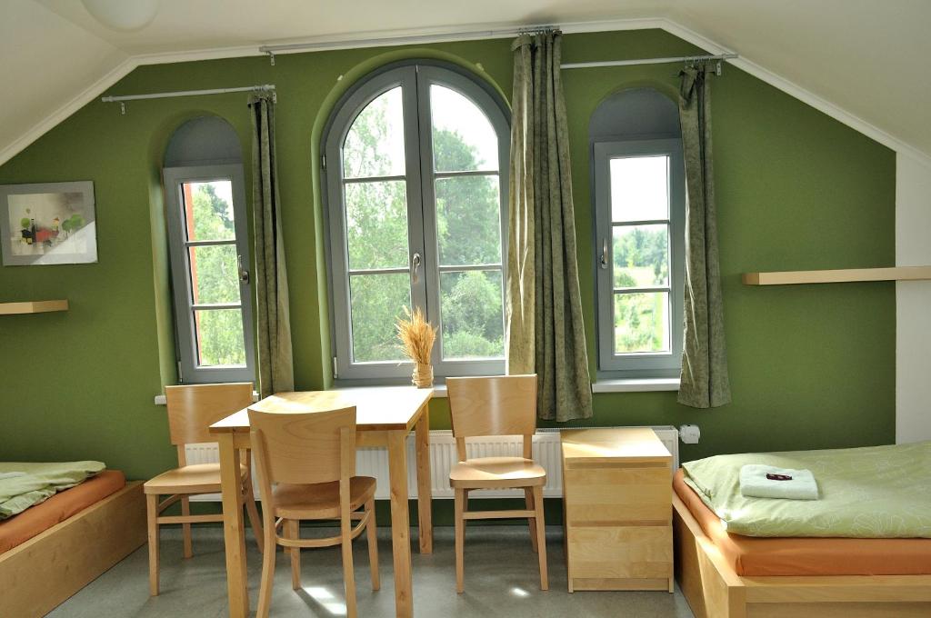 Posezení v ubytování Hostel Lípa - Továrna