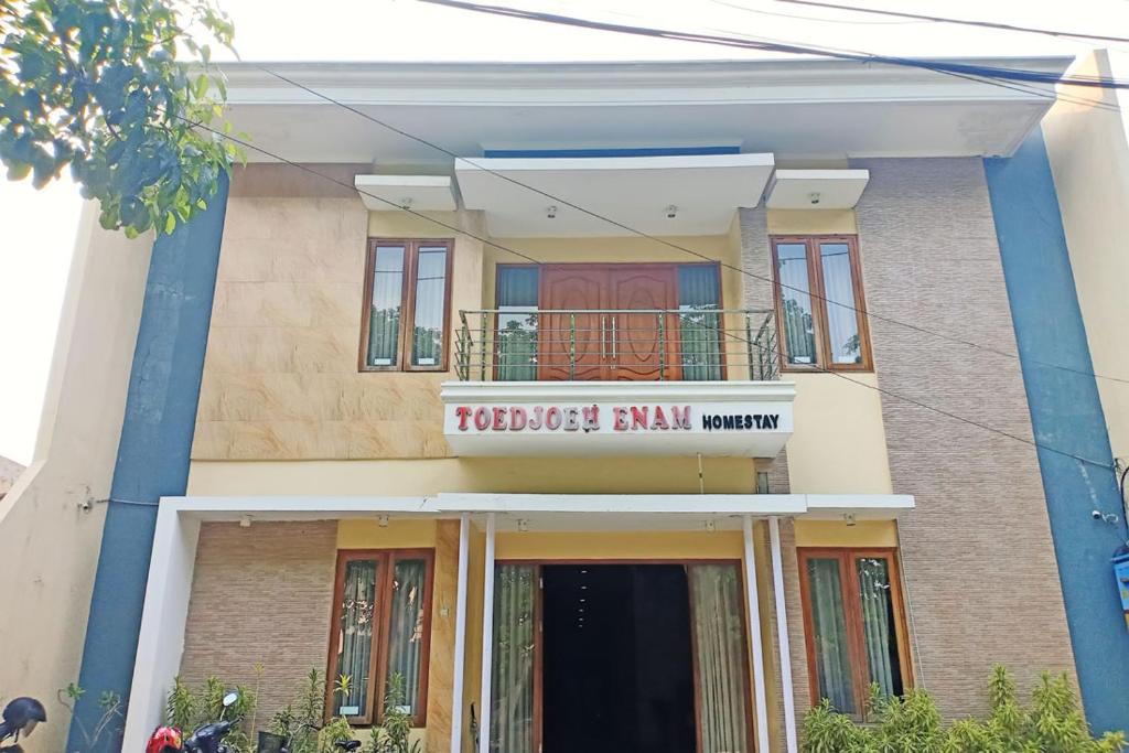 Exteriér nebo vchod ubytování TwoSpaces Living at Toedjoeh Enam Homestay, Surabaya