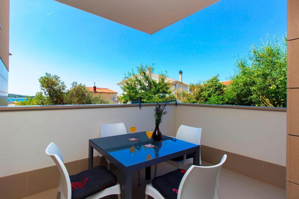 Royal Primošten - Apartment Mit 1 Schlafzimmer Und Balkon