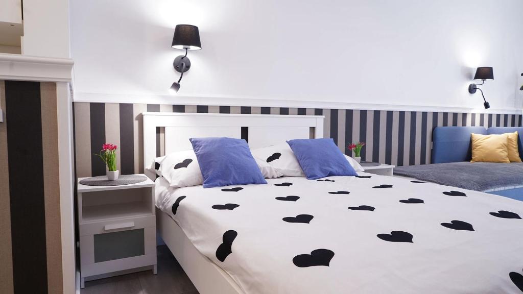 U Dorotki - Apartamenty i Pokoje - Triple Room With Private Bathroom
