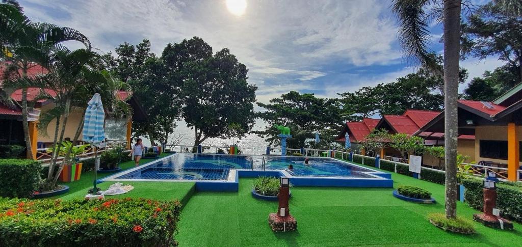 Bazén v ubytování Penny's Resort nebo v jeho okolí