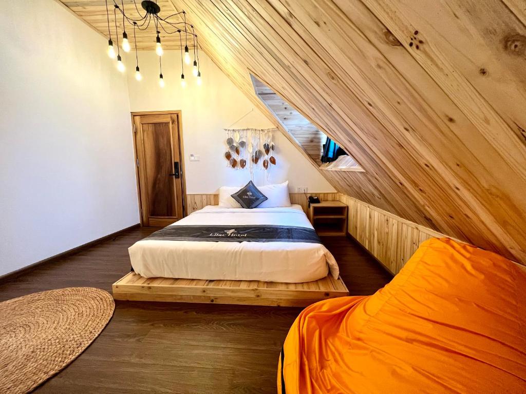 Khách sạn LiLac Hotel Đà Lạt - Deluxe Queen Room