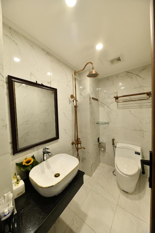 Koupelna v ubytování Kingdom Hotel Hanoi