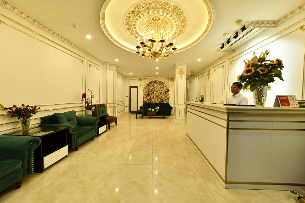Lobbyen eller receptionen på Kingdom Hotel Hanoi