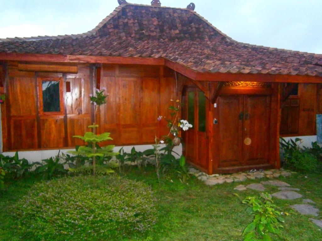 Villa Sumbing Indah - Holiday Home