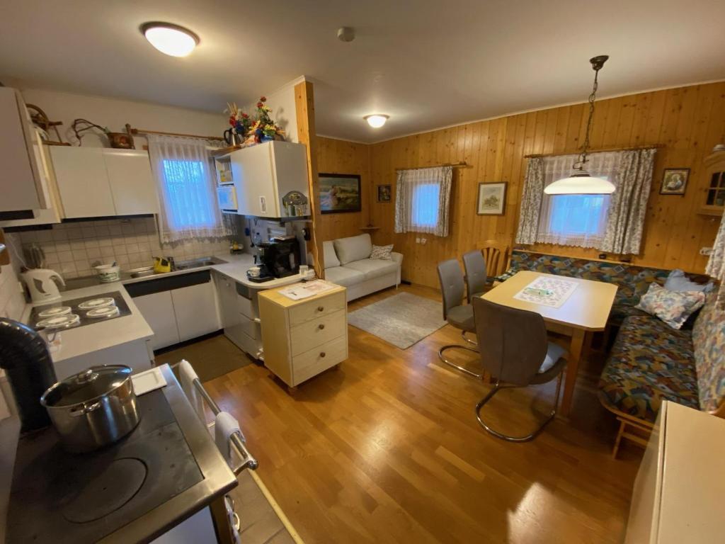 Una cocina o cocineta en Troadkastn Familie Fritz