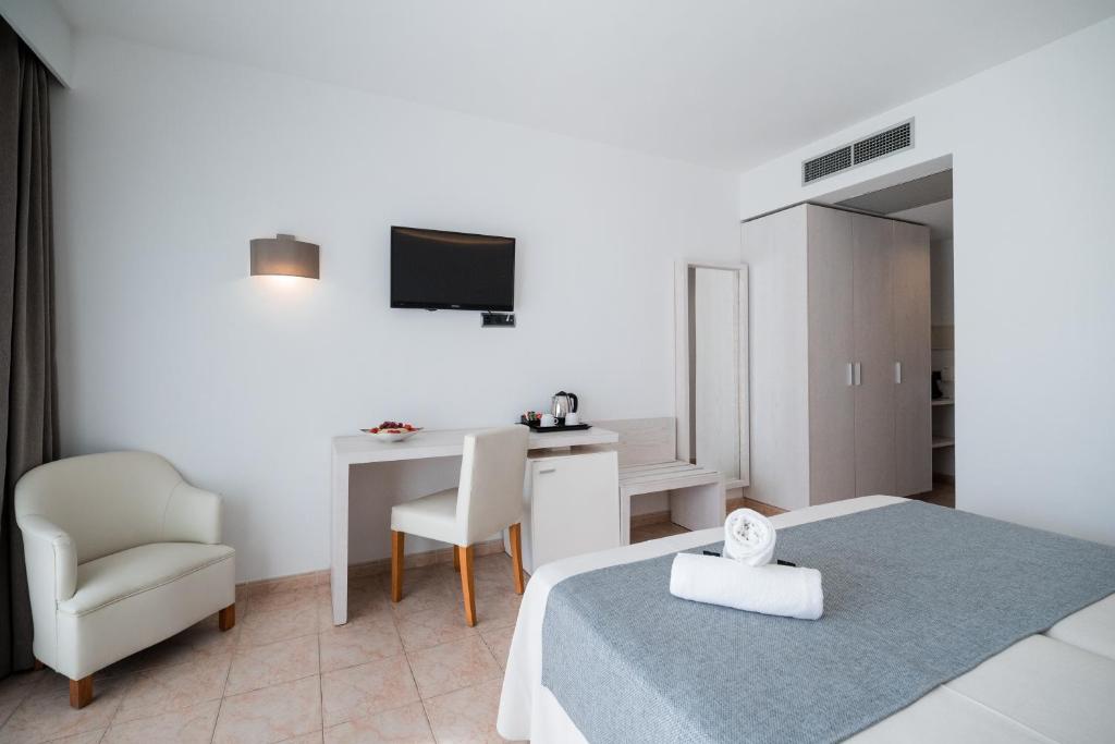 Sagitario Princesa Playa, Son Xoriguer – Precios actualizados ...