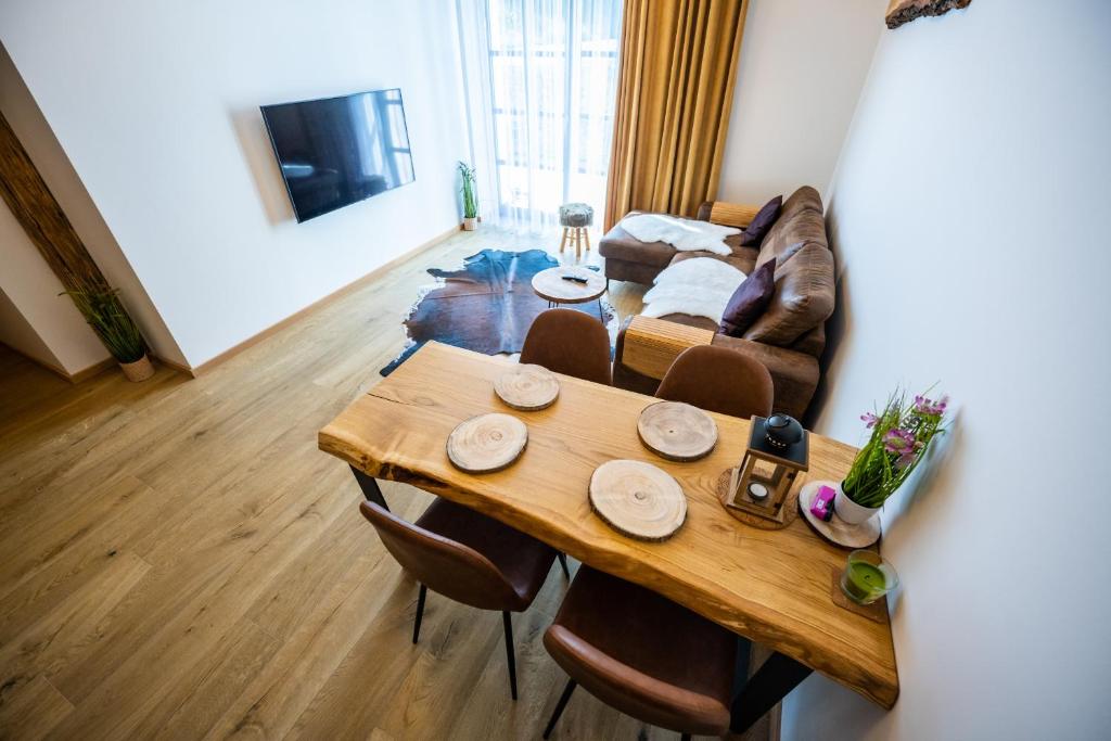 TV a/nebo společenská místnost v ubytování Wellness & Spa Pila Kvilda AP 2 01 a AP 3 07