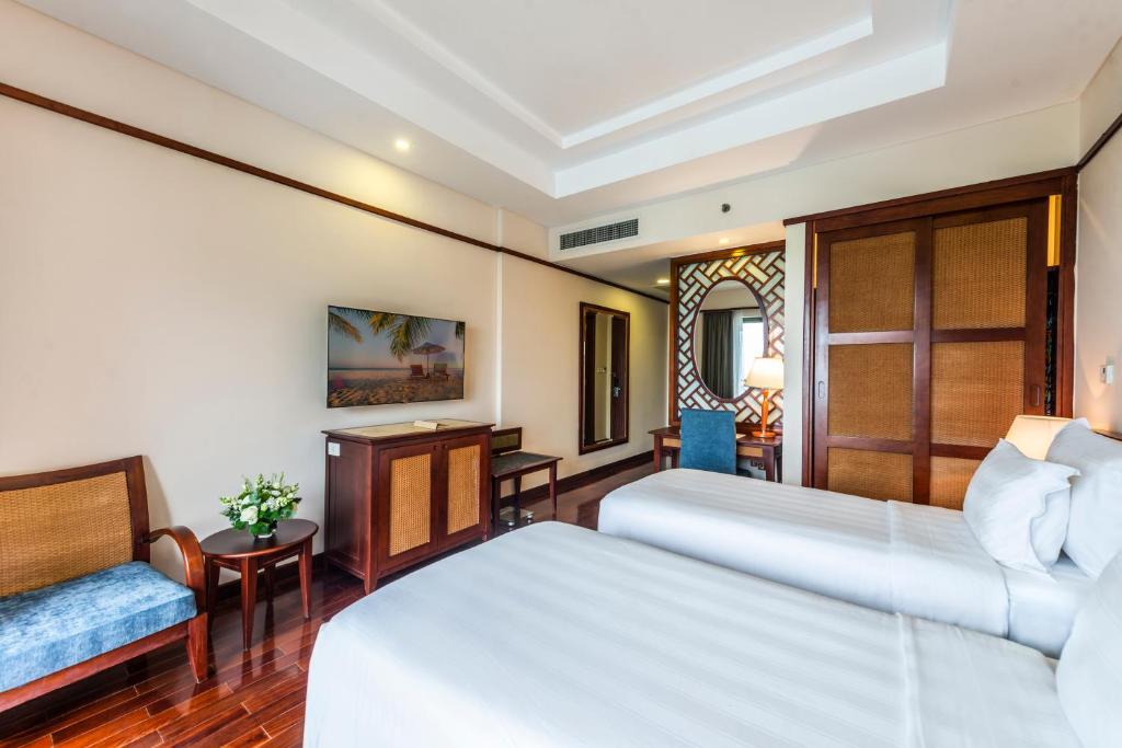 Phòng Deluxe 2 Giường Đơn - Vé Vào Công Viên Giải Trí VinWonders