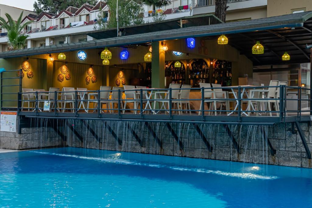 Bazén v ubytování Tu Casa Gelidonya Hotel nebo v jeho okolí