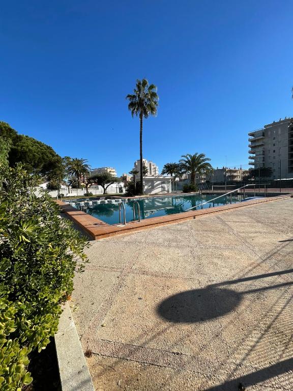 Bazén v ubytování Alpen1 Mediterráneo nebo v jeho okolí