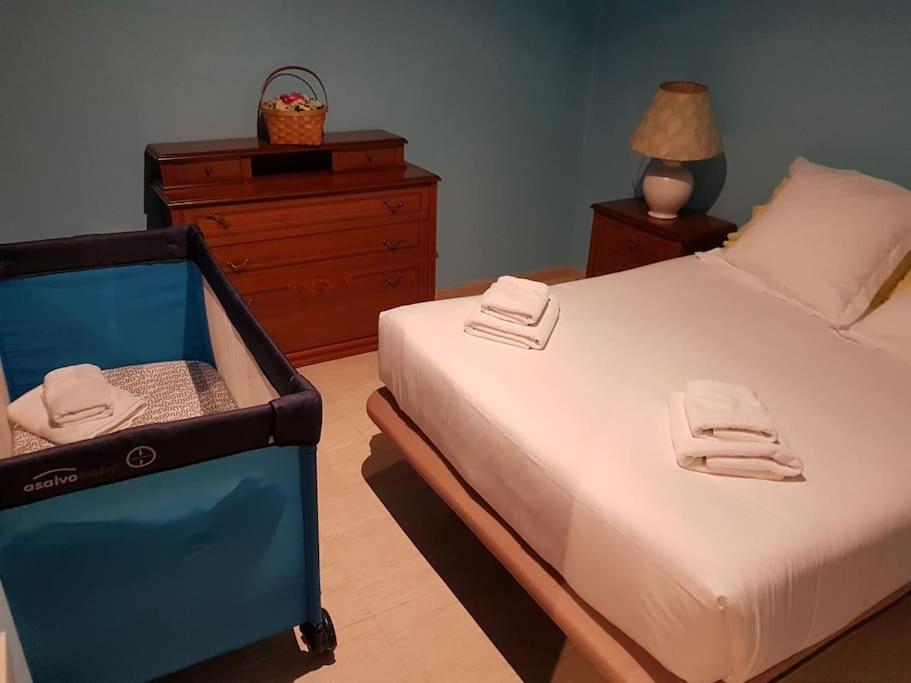Posteľ alebo postele v izbe v ubytovaní Apartamento grande en el Puerto Marina del Este (La Herradura-Almuñecar)