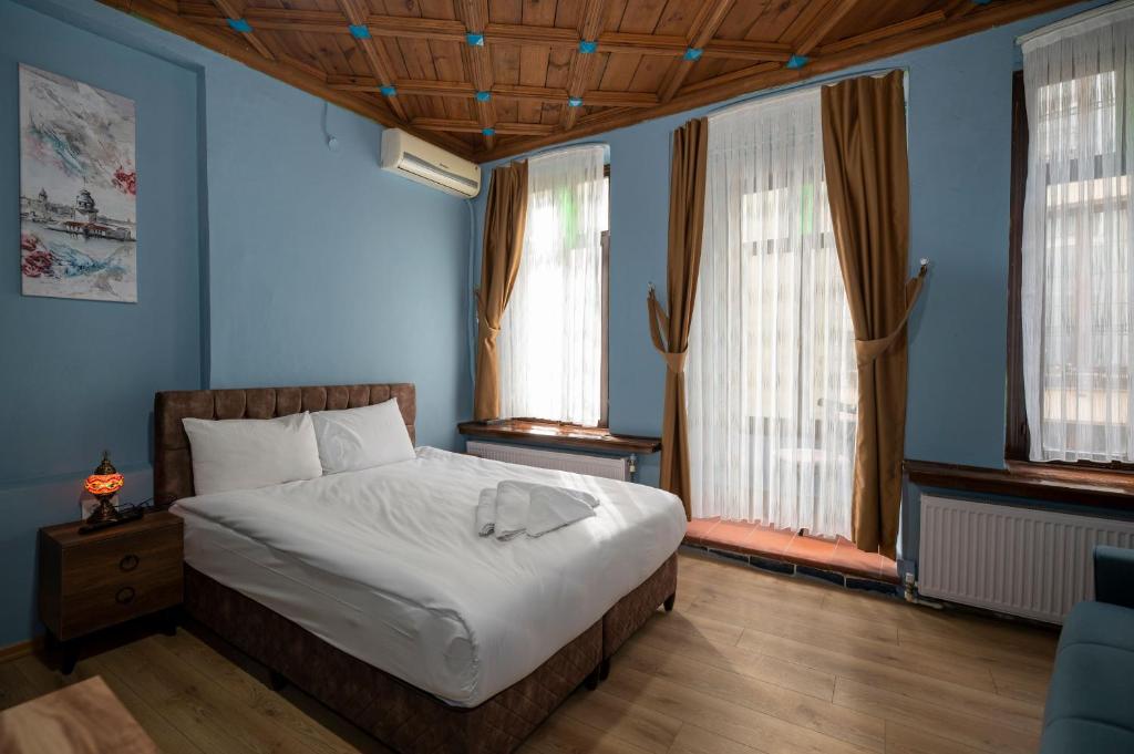Taksim Antique Hotel客房内的一张或多张床位