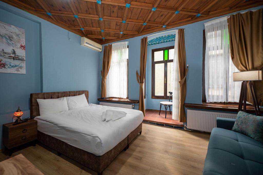 Taksim Antique Hotel客房内的一张或多张床位
