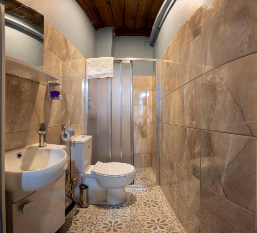 Taksim Antique Hotel的一间浴室