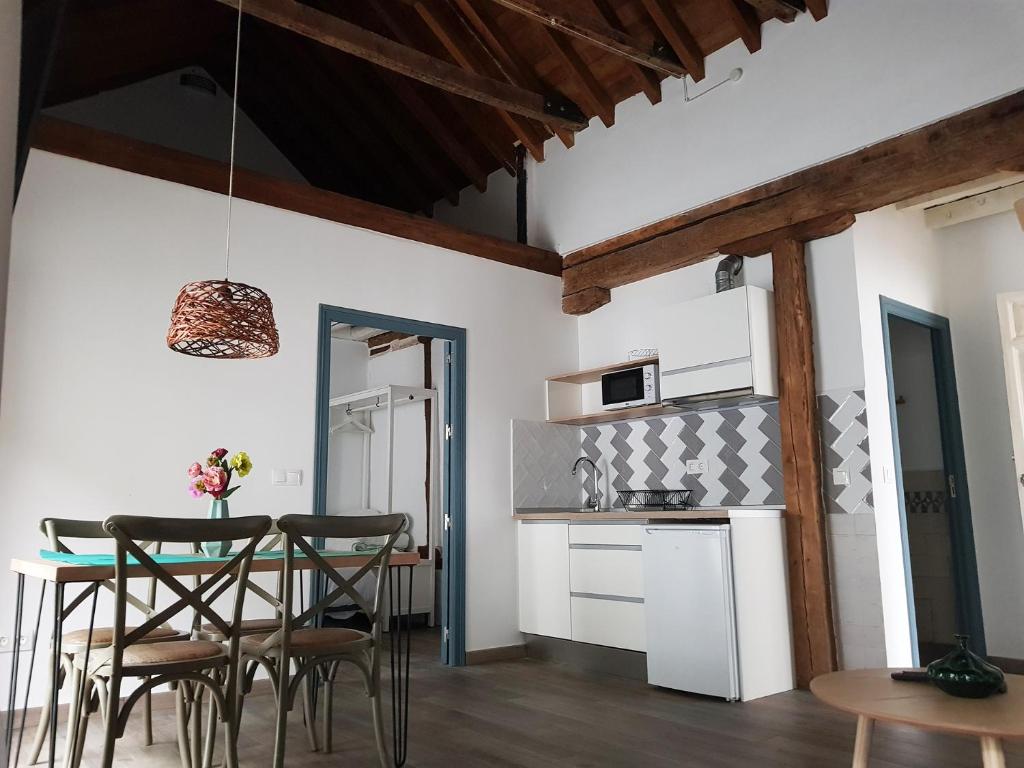 Kuchyň nebo kuchyňský kout v ubytování Apartamentos Boutique Granada Albaicín 3000