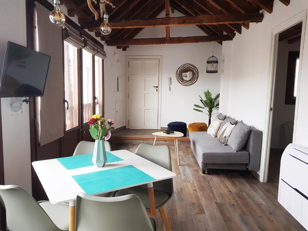 Posezení v ubytování Apartamentos Boutique Granada Albaicín 3000