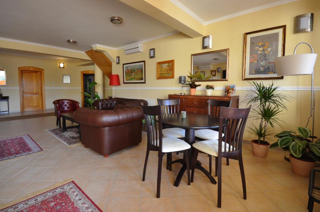 Posezení v ubytování Art Garni Hotel