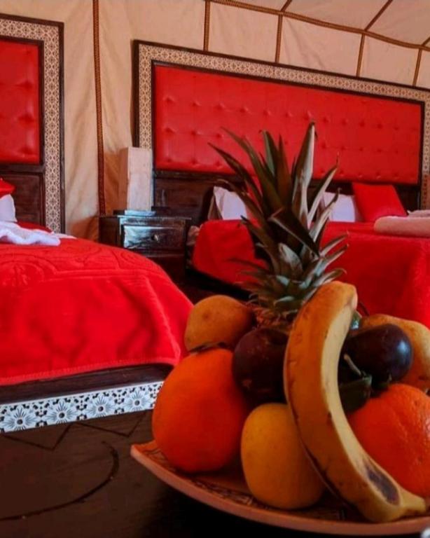 Postel nebo postele na pokoji v ubytování Authentic Desert Luxury Camp