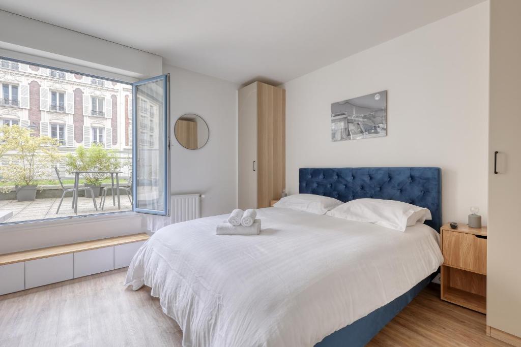 Posteľ alebo postele v izbe v ubytovaní Branded New 4 Bdrs Flat - Huge Terrace - Prime Loc