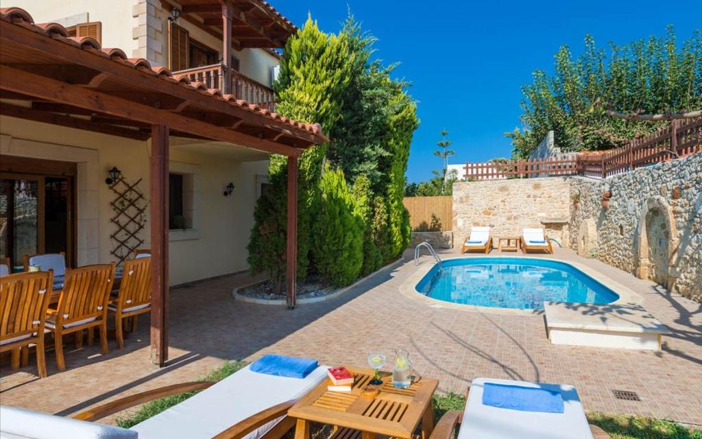 Πισίνα στο ή κοντά στο Villa Yannis