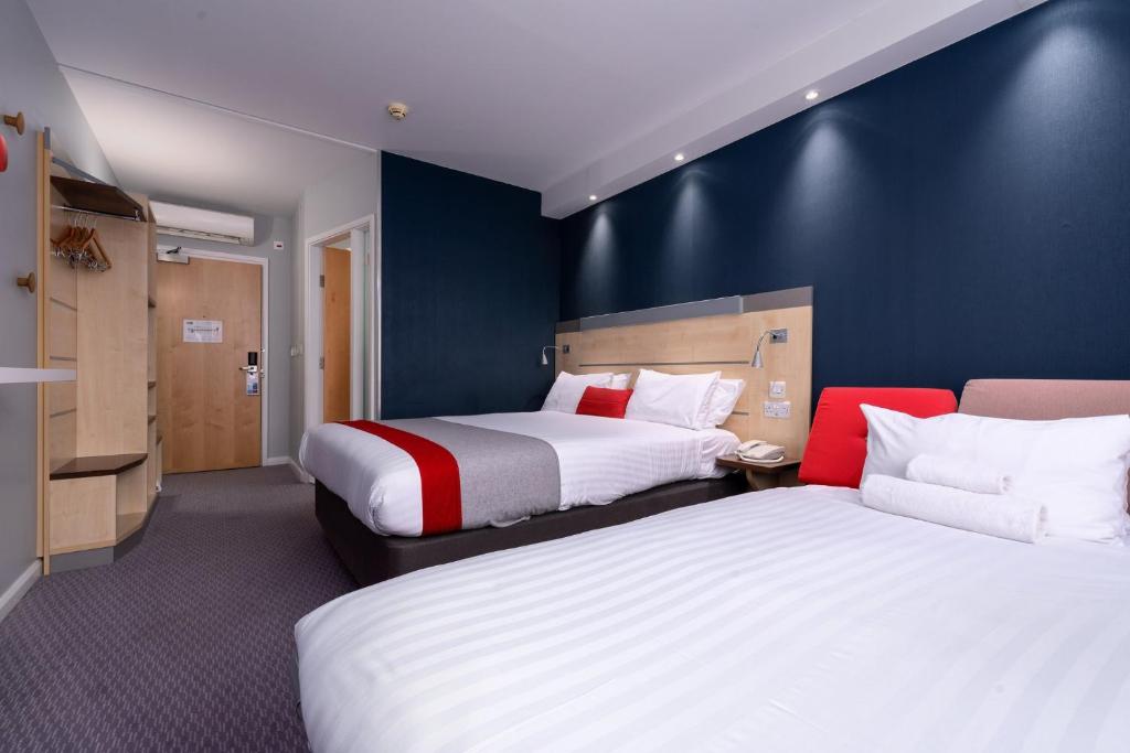 Holiday Inn Express Burnley M65 Jct 10, an IHG Hotel - Habitación Doble Estándar Con Cama Con Sofá