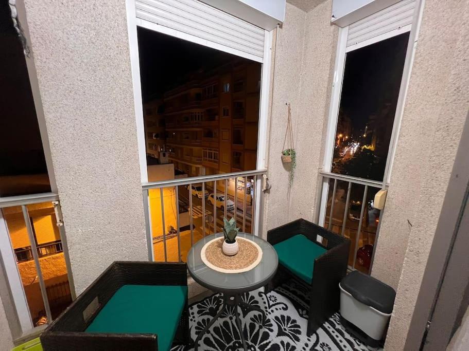 Fotografia z galérie ubytovania VeryCozy 1 bedroom flat just 1 min away from beach v destinácii Torrevieja
