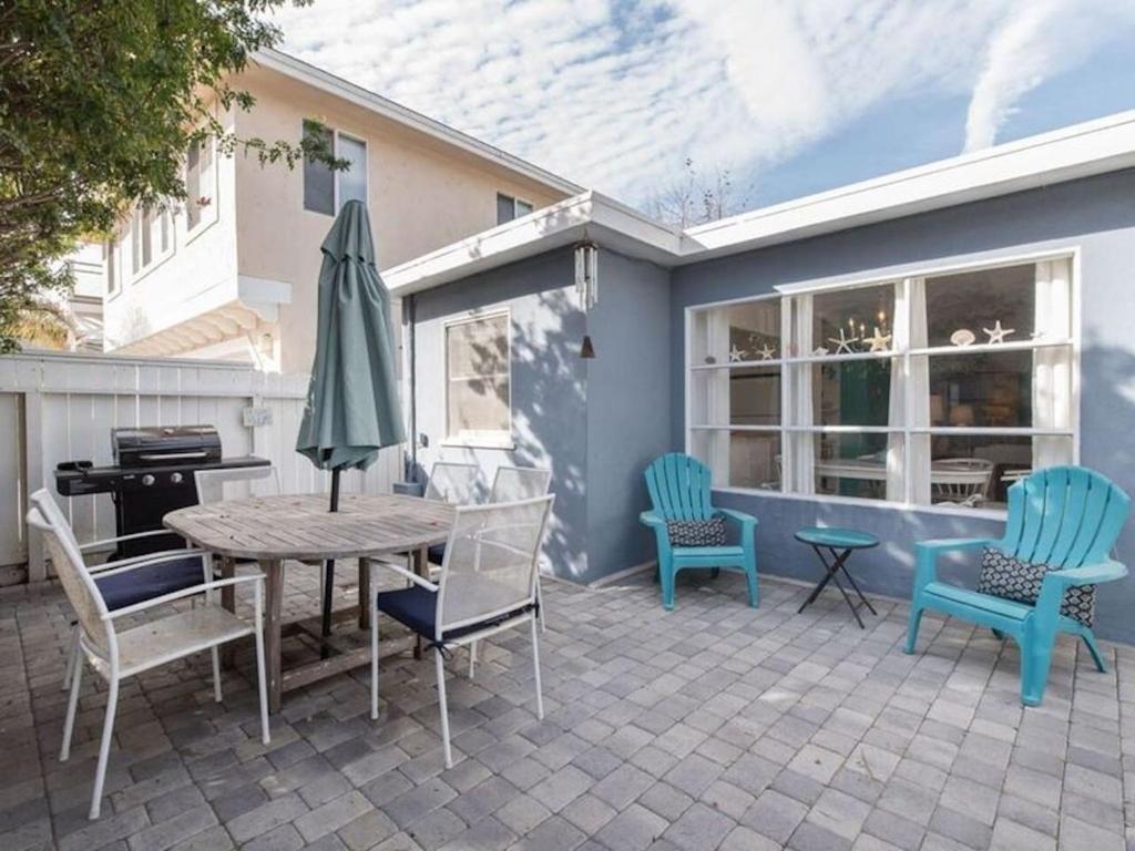 Ventura Beach Cottage Available - Housity