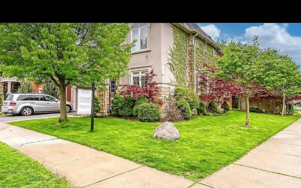 Cozy Apartment in Oakville , Ontario , Canada, Canada