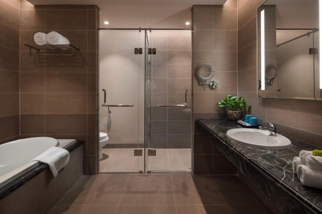 Luxury Beach Condo 5-star, Rooftop poolにあるバスルーム