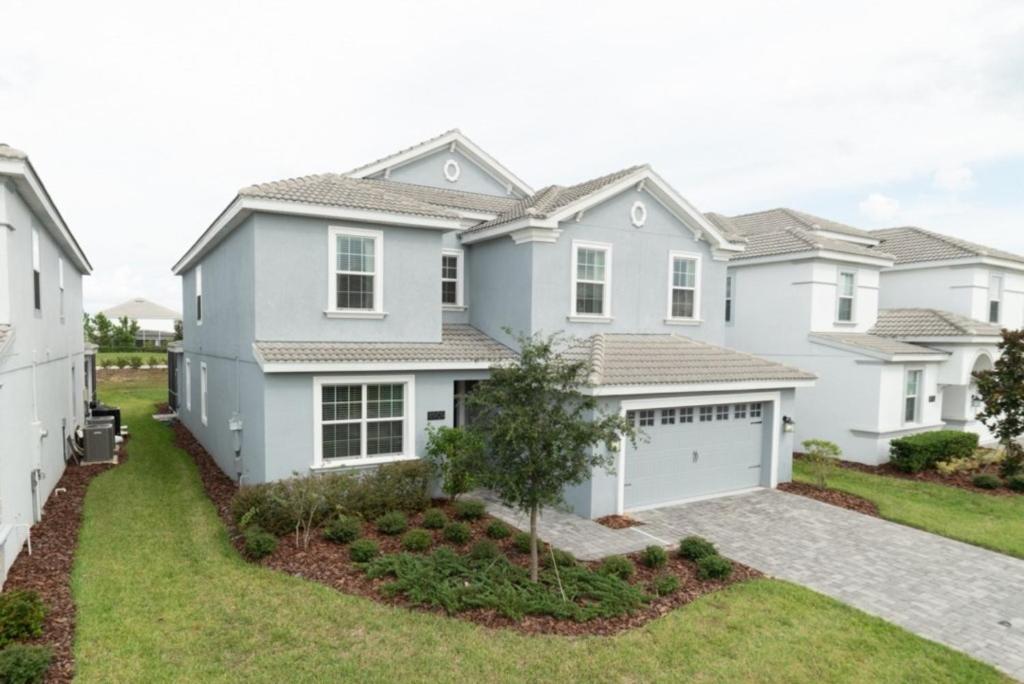 FUN 6 Bed MINNIE and AVENGERS at CHAMPIONS GATE, Davenport, FL