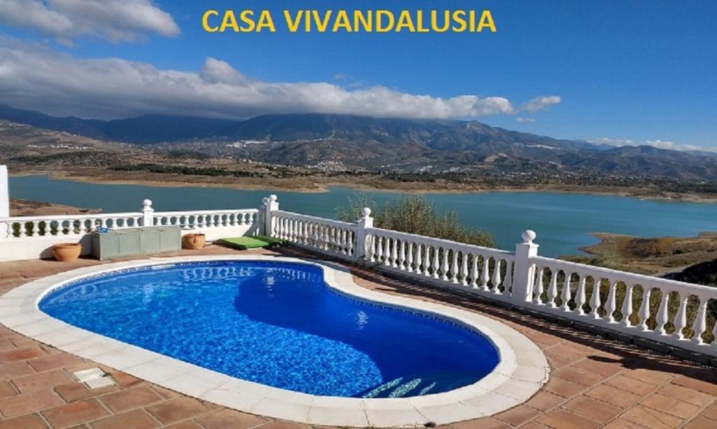 Casa VIVAndalusia Centrally located villa with private pool, breathtaking views by Rentasunnyplace 내부 또는 인근 수영장