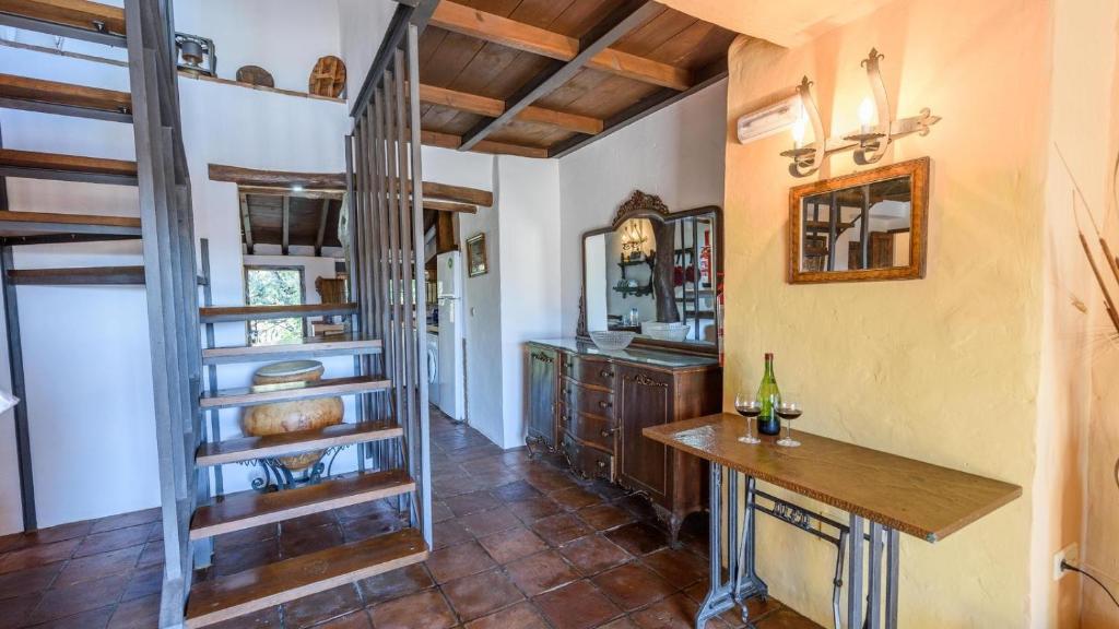 A kitchen or kitchenette at Casa Molino Algarinejo by Ruralidays