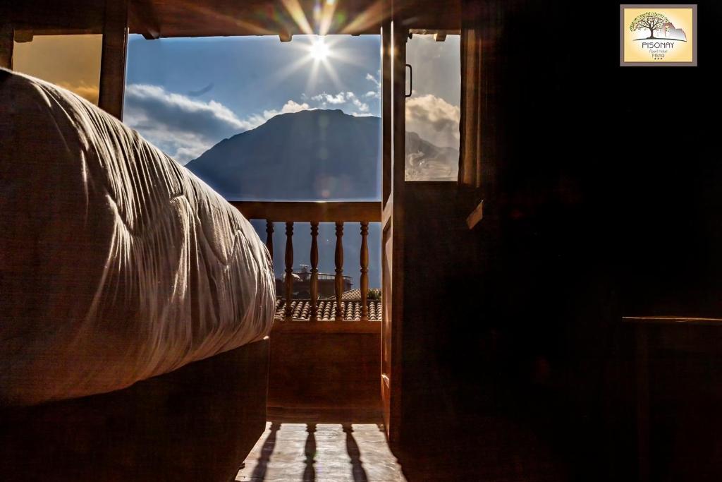 Nespecifikovaný výhled na hory nebo výhled na hory při pohledu z hotelu