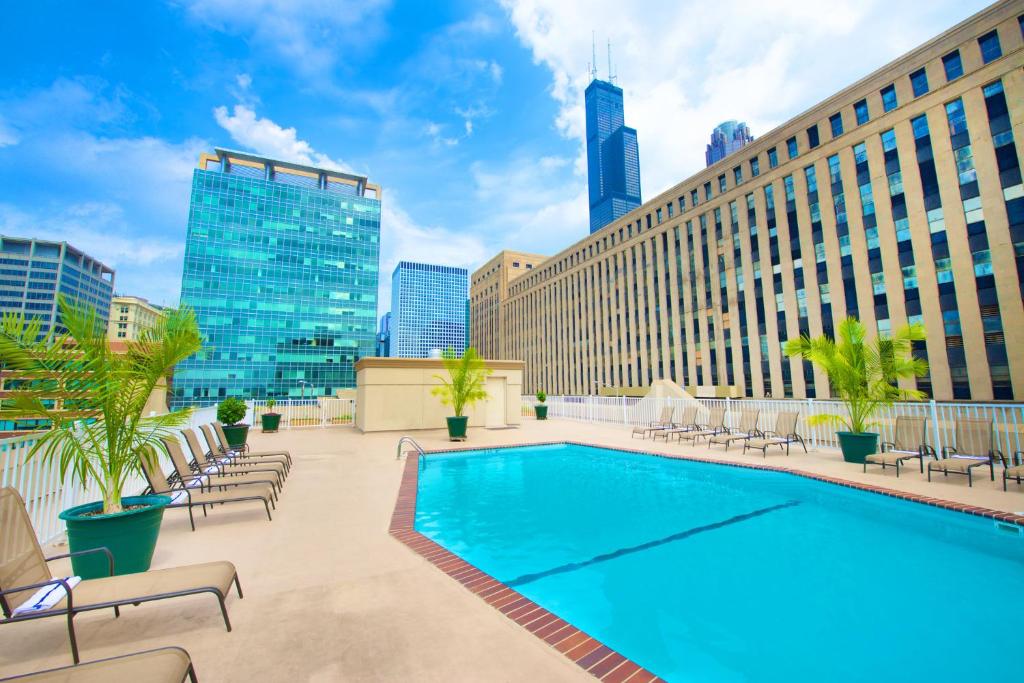 Holiday Inn Hotel & Suites Chicago - Downtown, an IHG Hotel 