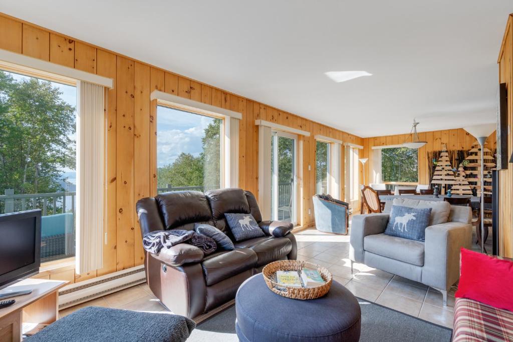 Posezení v ubytování MontFJORD - Chalets, SPA et vue - ChantaFJORD #2